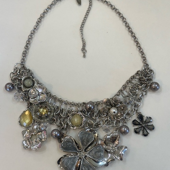 NY Floral Silver Tone Moveable Charms Statement Necklace and Earring Set Signed - Picture 6 of 9